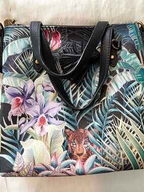 CROSSBODY SATCHEL THE SAK SOPHIE, BLACK MULTI TIGER & FLOWERS, 11 In. x 9.5 In.,